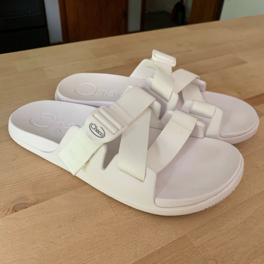 Chaco women’s size 9 - New white no stains, like new!